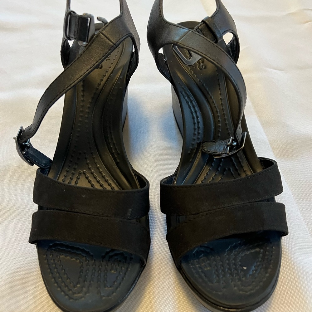 Crocs. Wedge women’s shoes. Black